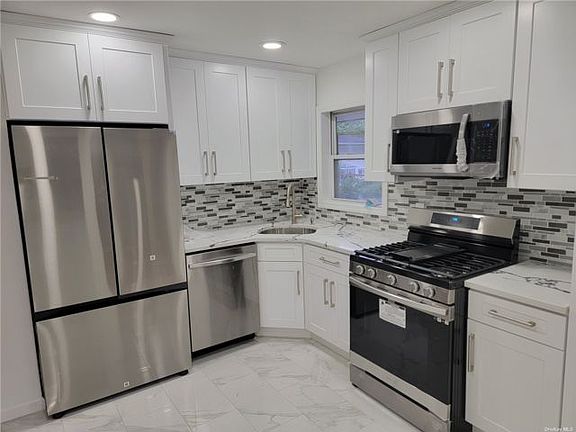 2nd image of 103 Jacqueline Ln
