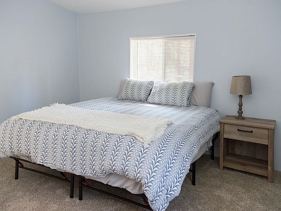 5th image of 19904 Ashwood Dr #1