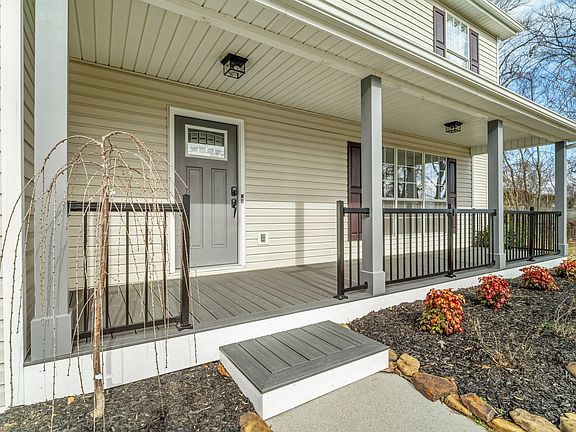 5th image of 8105 Sabre Dr