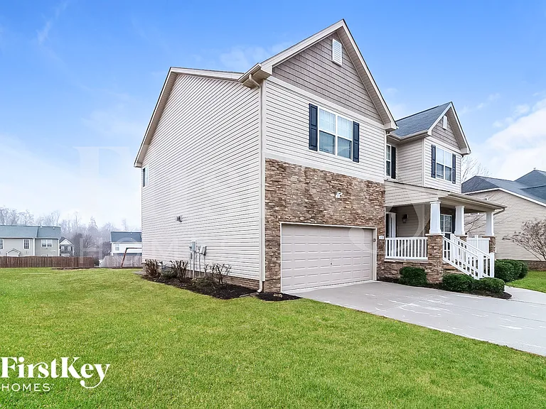 2184 McLaughlin Dr — Photo 2