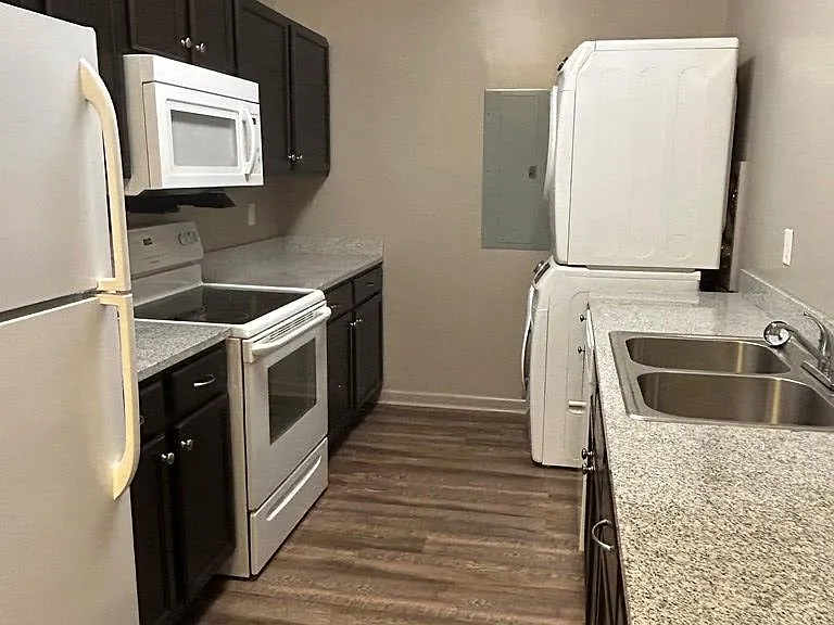 117 Highland Ave #27 — Photo 3