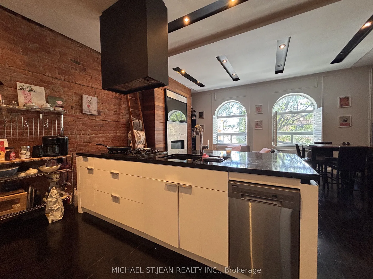 3 bed, $2,399 — Photo 4