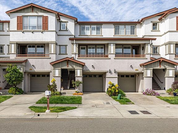 5th image of 2557 Edgewater Drive