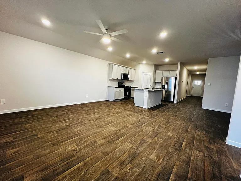 315 Darwin Pl — Photo 7