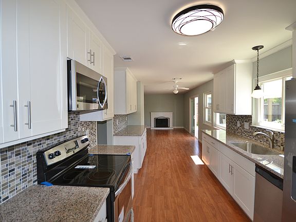 5th image of 219 Columbus Dr