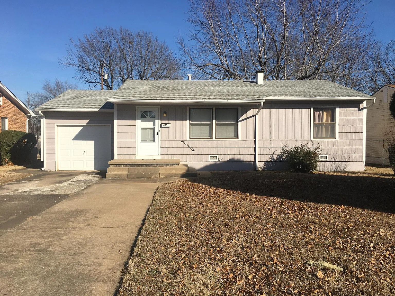 2 bed, 910 sqft, $975 — Photo 1