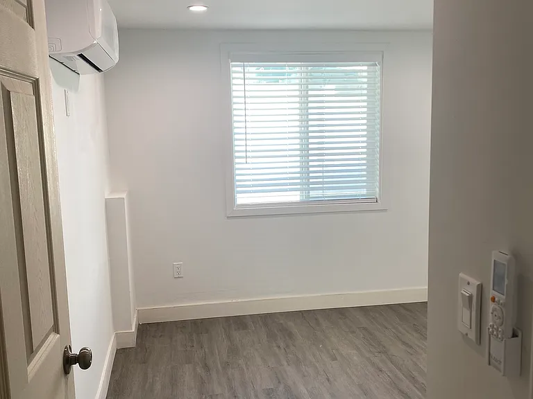 15526 Donmetz St — Photo 1