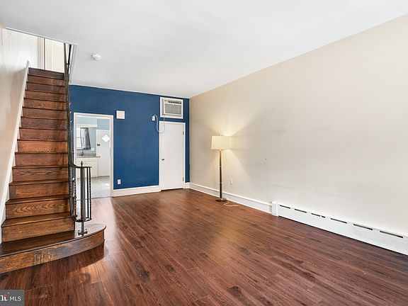 2nd image of 2427 E Somerset St