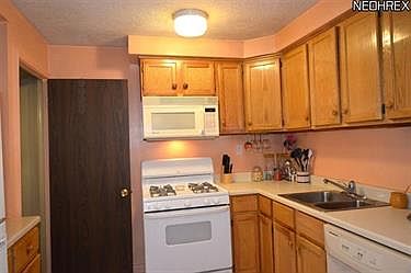5th image of 6965 Greenleaf Ave