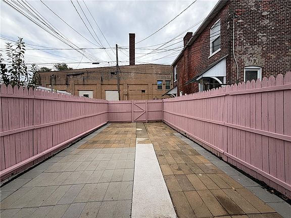4th image of 1322 W Gordon St