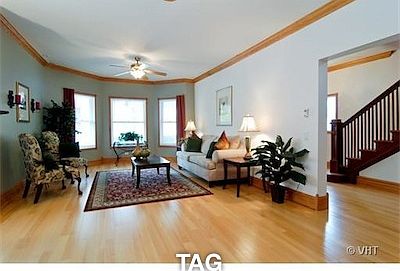 3rd image of 1434 W Touhy Ave
