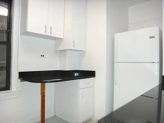 Rented by Everrock Equities | media 26