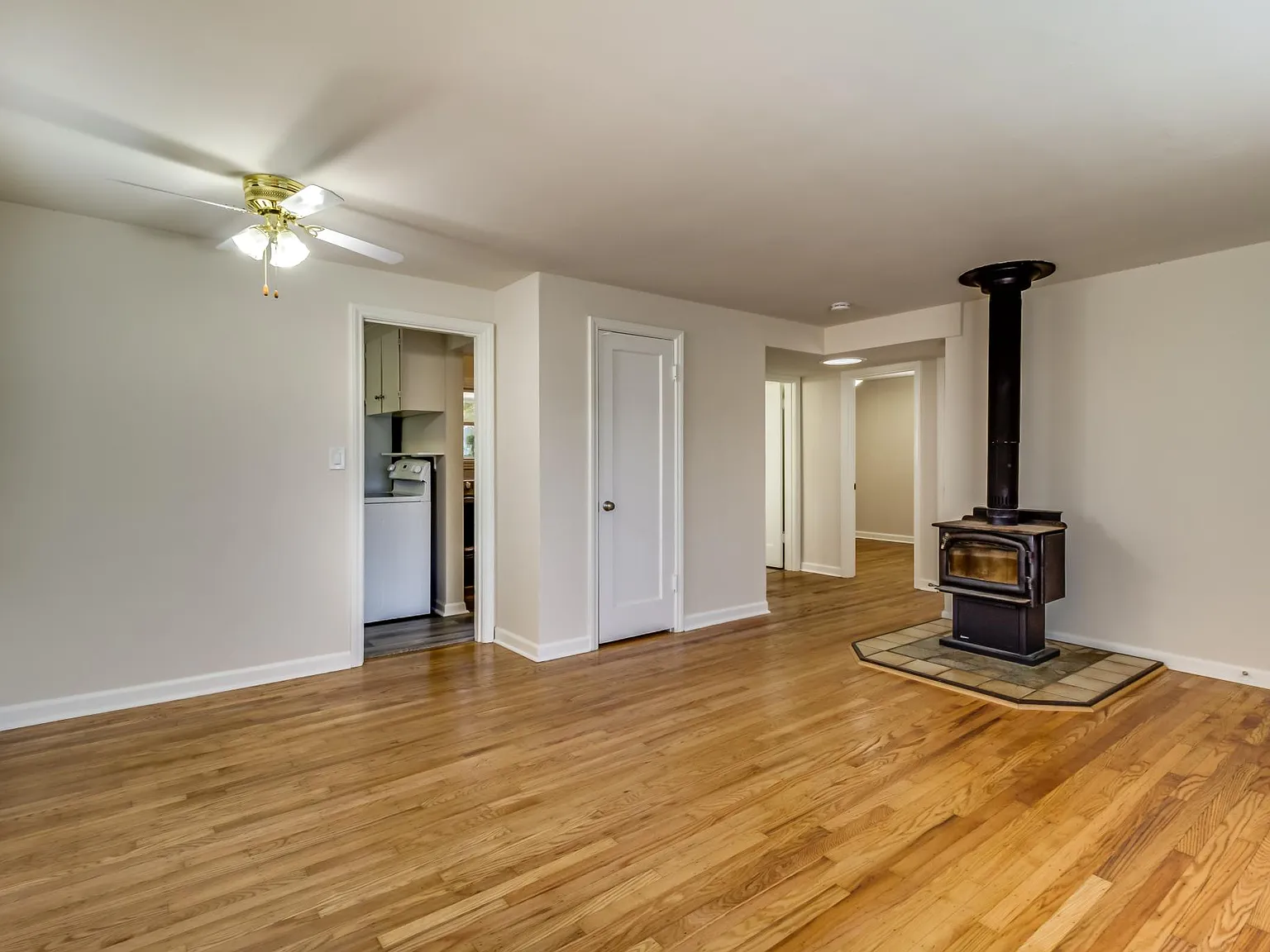9238 15th Ave SW — Photo 3