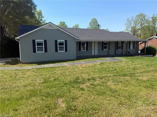 192 Shoals Rd, Pinnacle, NC 27043