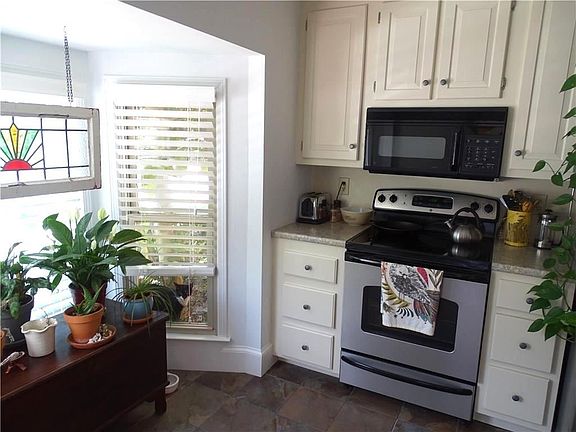 2nd image of 410 Forestgate Ct