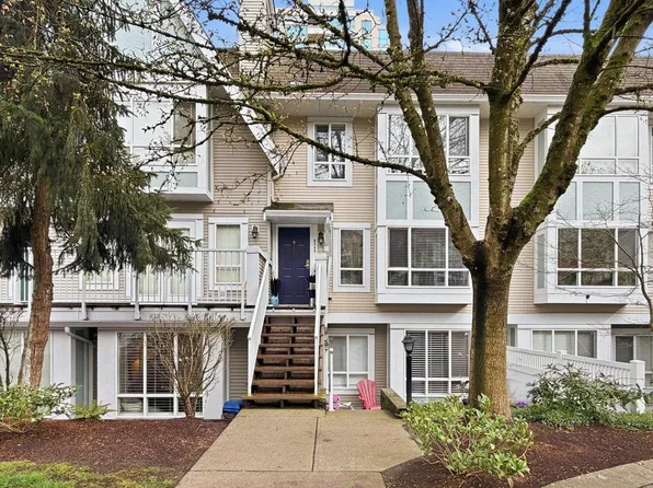 6588 Southoaks Cres #10, Burnaby, BC V5E 4K1