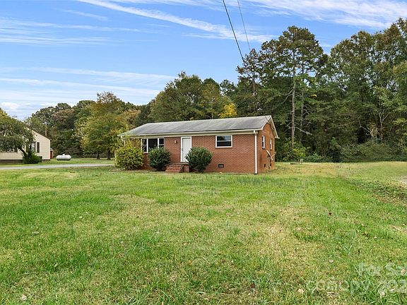4th image of 2117 Charlotte Hwy