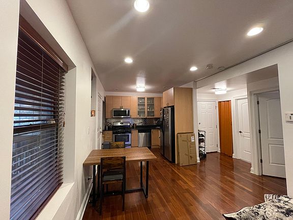 3rd image of 7206 N Wolcott Ave #2C