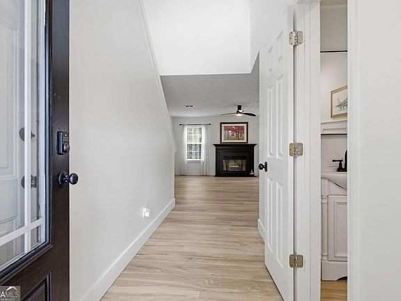 5th image of 522 Carrington Ct