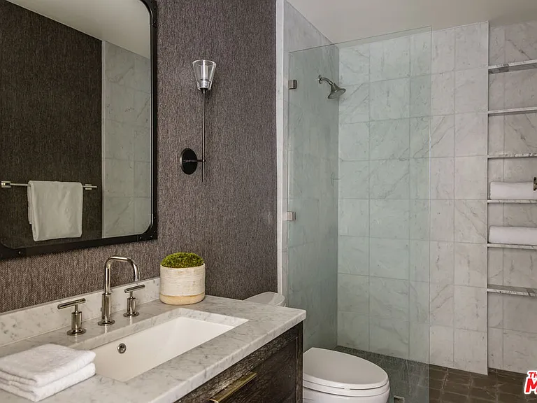 8572 Hillside Ave — Photo 17