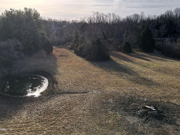 3rd image of 215 Meade Springs Rd