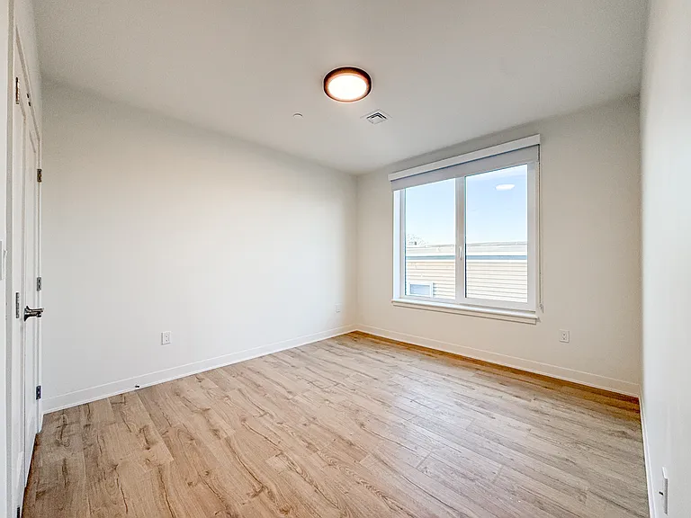 17 Argyle St #3 — Photo 11