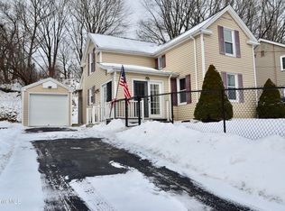 639 Lakeway Dr, Pittsfield, MA 01201