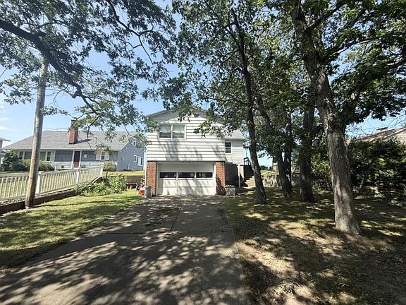 2nd image of 8508 Crescent Beach Rd