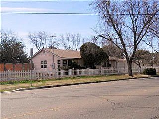 2nd image of 310 N Salado Ave