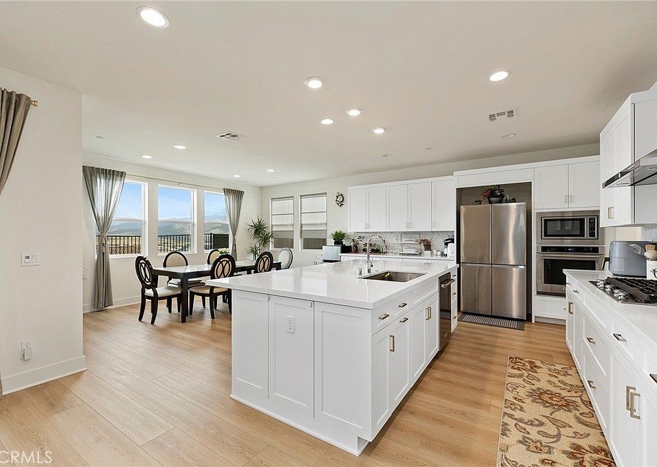 1st image of 1577 Calle Mayfair