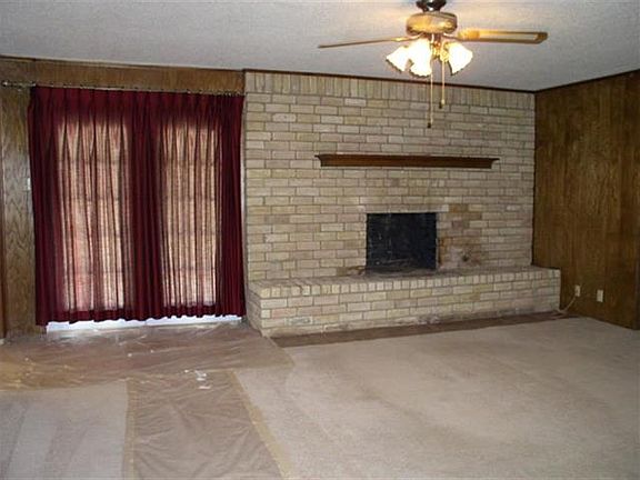 4th image of 2402 Fleetwood Dr