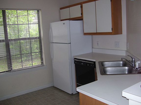 4th image of 1198 Shipyard Blvd