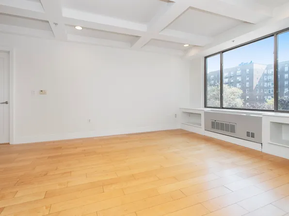 64-05 Yellowstone Boulevard image 5 of 14