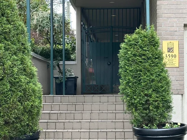 3590 W 26th Ave #302, Vancouver, BC V6S 1N9