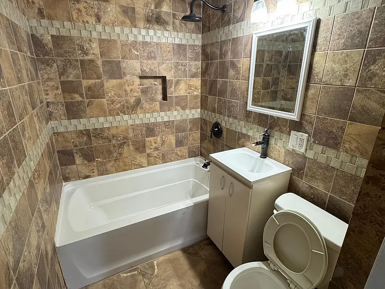416 E Chippewa Ave — Photo 10