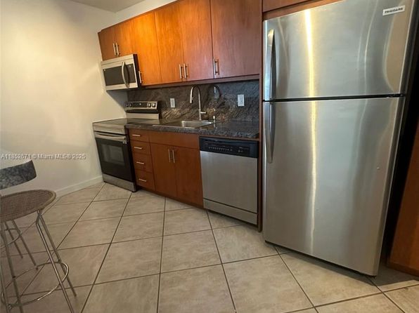 9273 Collins Ave APT 701