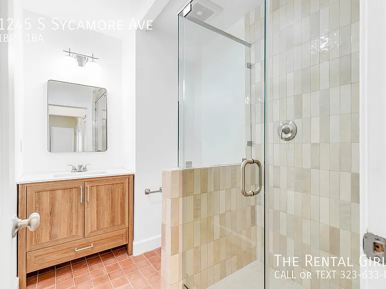 1245 S Sycamore Ave — Photo 16