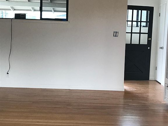 4th image of 905 W Hacienda Ave