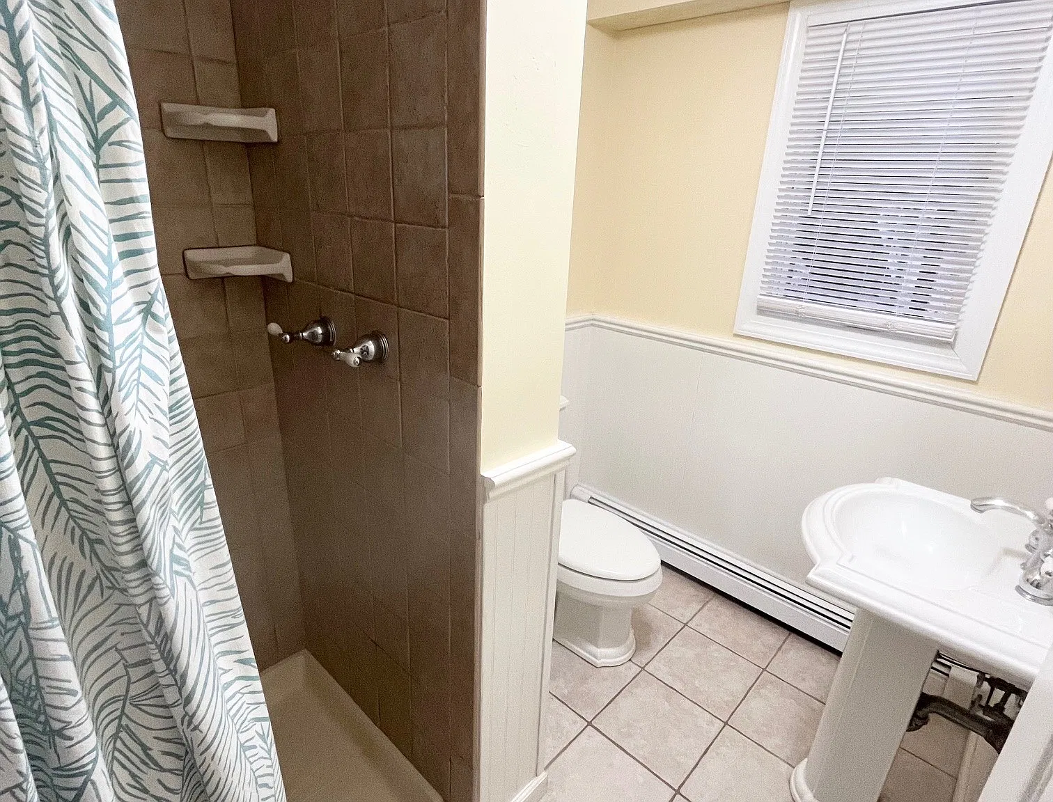 Immaculately clean accessory Apt in Hampton Bays — Photo 4