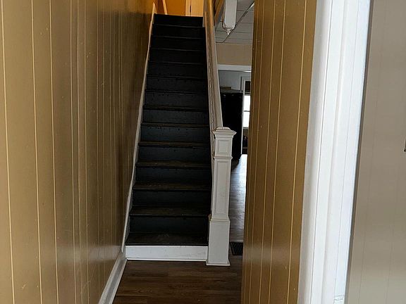 3rd image of 750 Merchant St