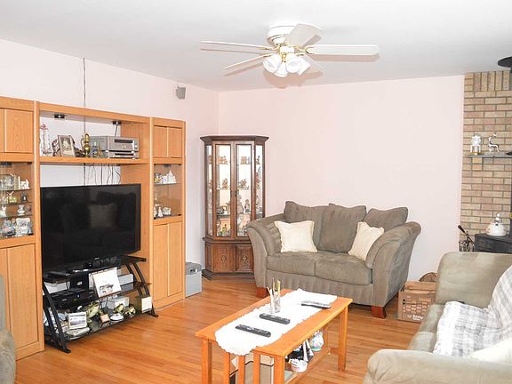 2nd image of 207 Berkshire Dr