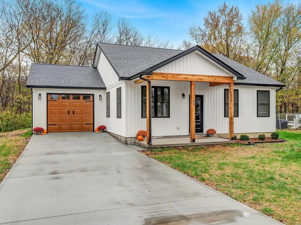 60 Cedar Brook Dr, Pacific, MO 63069