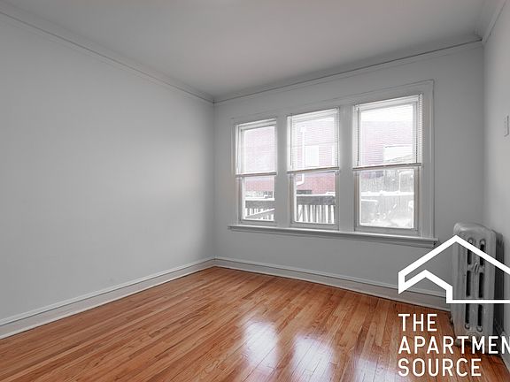 5th image of 4921 W Berteau Ave #2
