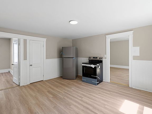2nd image of 387 Grove St #2R