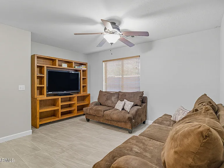 45023 W Miramar Rd — Photo 10