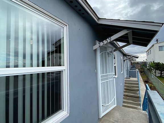 3rd image of 2559 Fairmount Ave