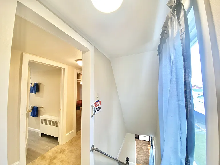 Cherry St — Photo 11