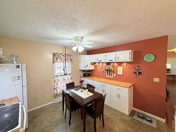 5th image of 1412 E Meadow Ln