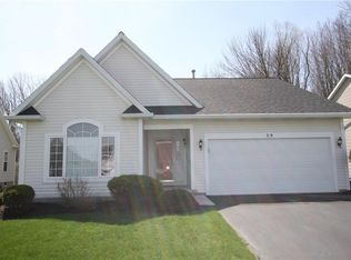 39 Foxtail Ln, North Chili, NY 14514