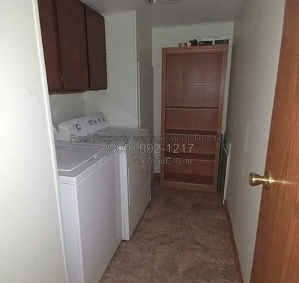 3002 W Snow Ln — Photo 8